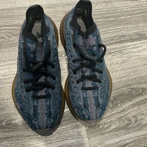 COPY - Adidas yeezy covellite size 5.5 worn twice. Authentic.